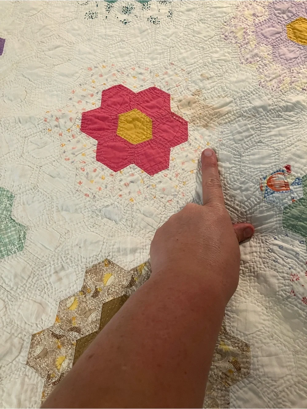 Vintage Grandmothers Flower Garden Patchwork Quilt Multicolor Flowers Queen Size